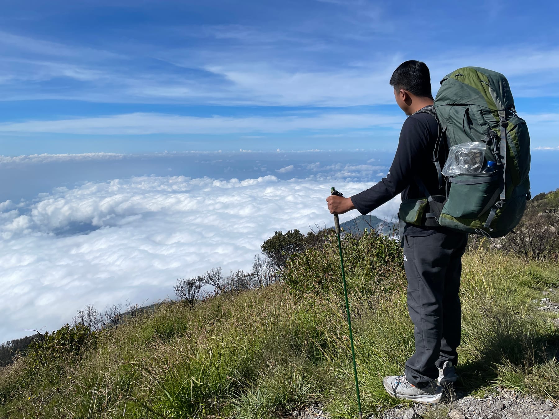 Di Atas Lautan Awan
